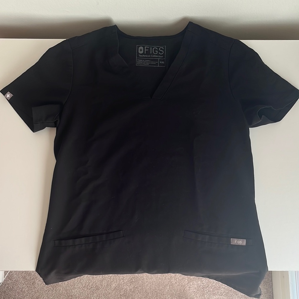 FIGS Black Casma three pocket scrub top XXS
